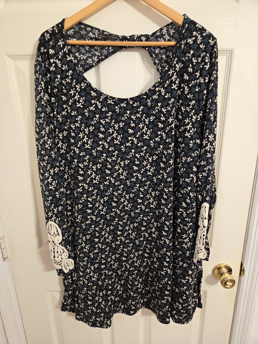Women’s Black Floral Tunic Mini Dress with Lace Cuffs PinkBlush Size 3X